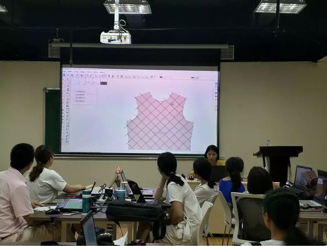 服裝生產(chǎn)智能化學(xué)習(xí)